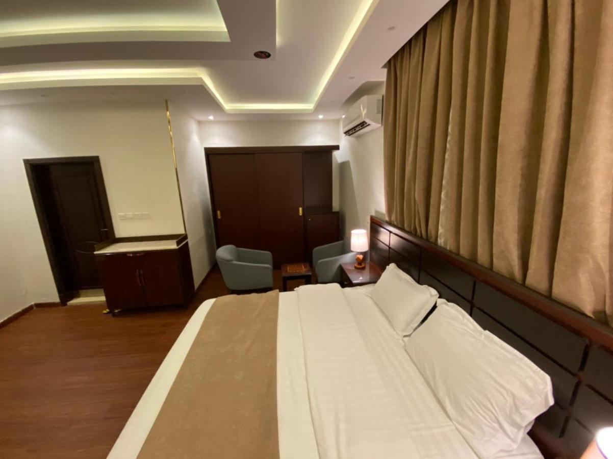النايفات للوحدات السكنية المفروشة Djeddah Extérieur photo